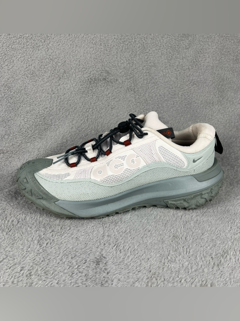 Nike ACG Mountain Fly 2 Phantom Light Silver Gore-Tex Mens Size 11.5 HF6245-003 - Picture 2 of 13